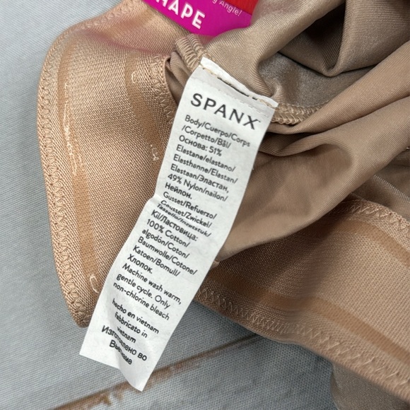 NWT - SPANXshape Suit Your Fancy High-Waisted Thong - Size Medium - Picture 6 of 8